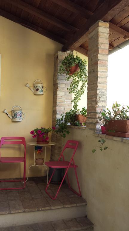 B&B La Casuccia Di Ассизи Экстерьер фото
