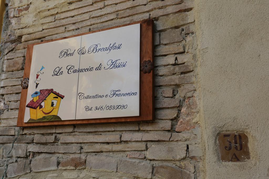 B&B La Casuccia Di Ассизи Экстерьер фото