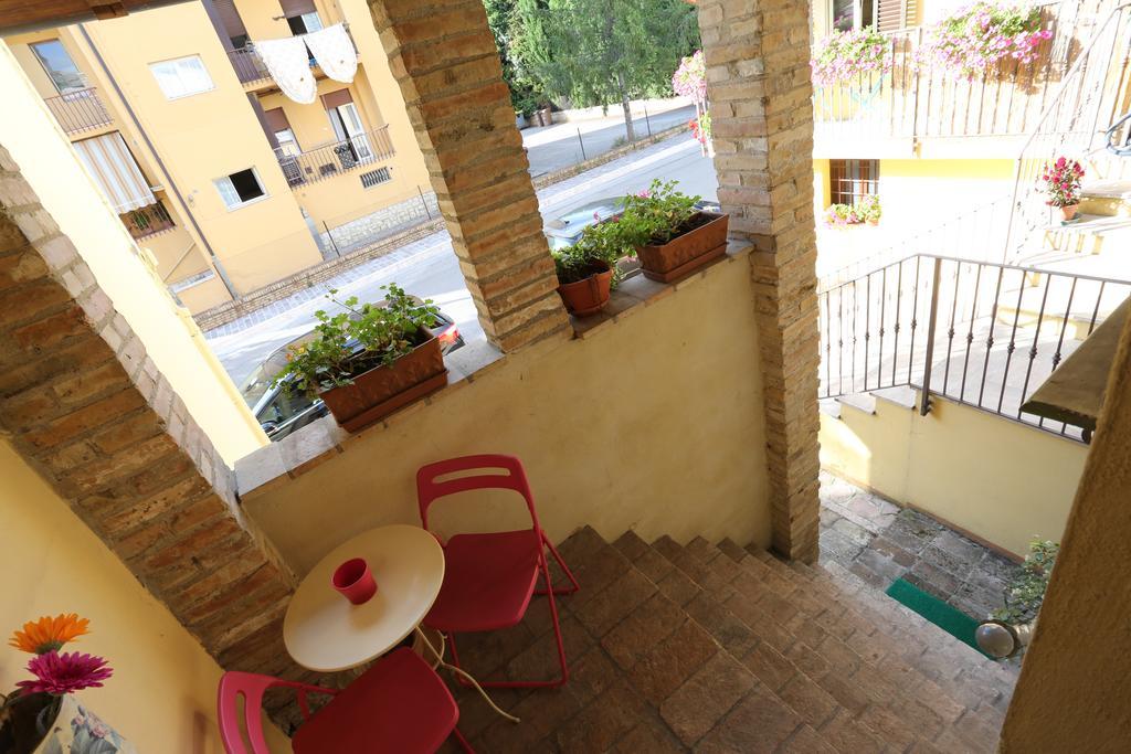 B&B La Casuccia Di Ассизи Экстерьер фото