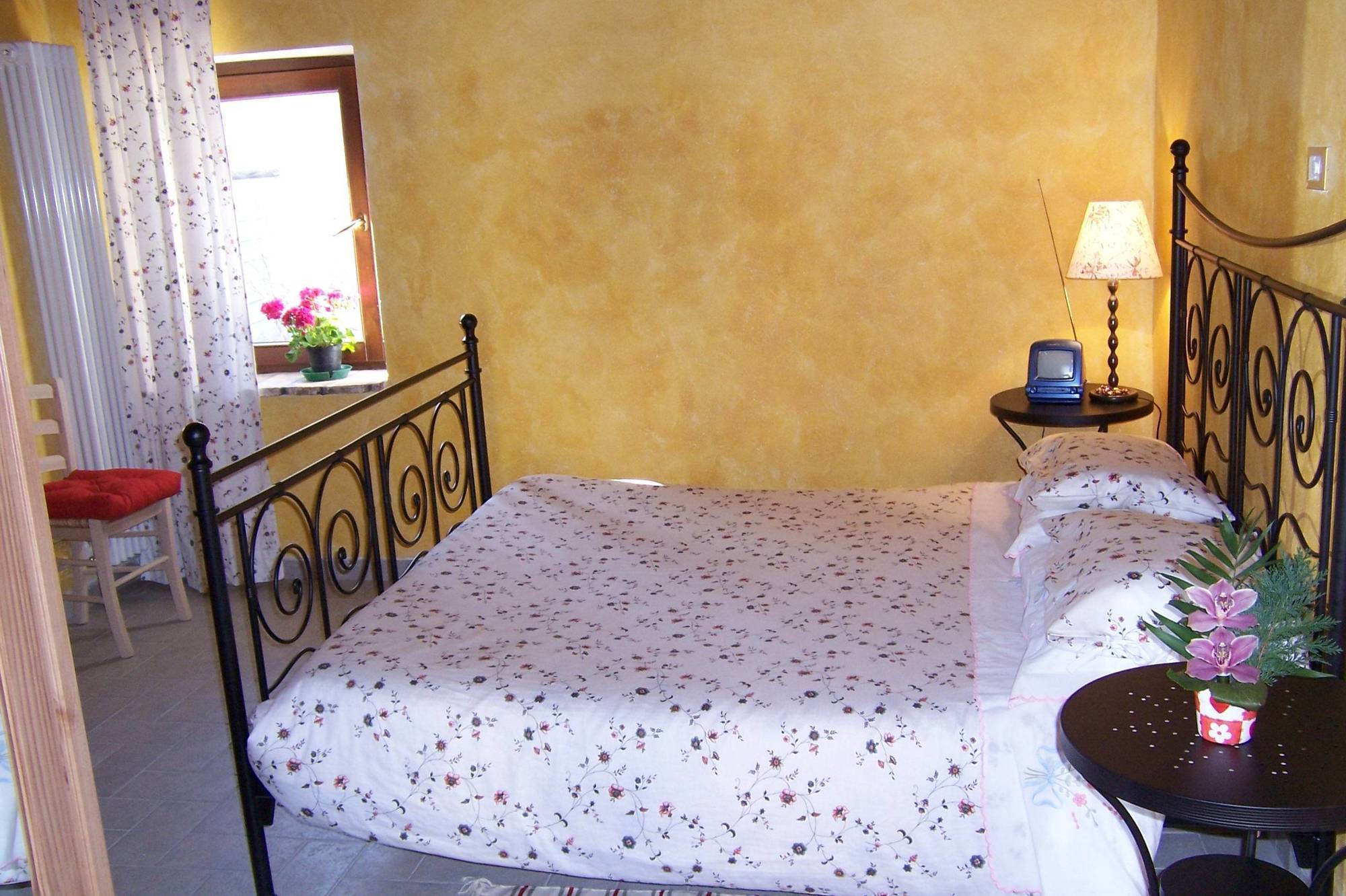 B&B La Casuccia Di Ассизи Экстерьер фото